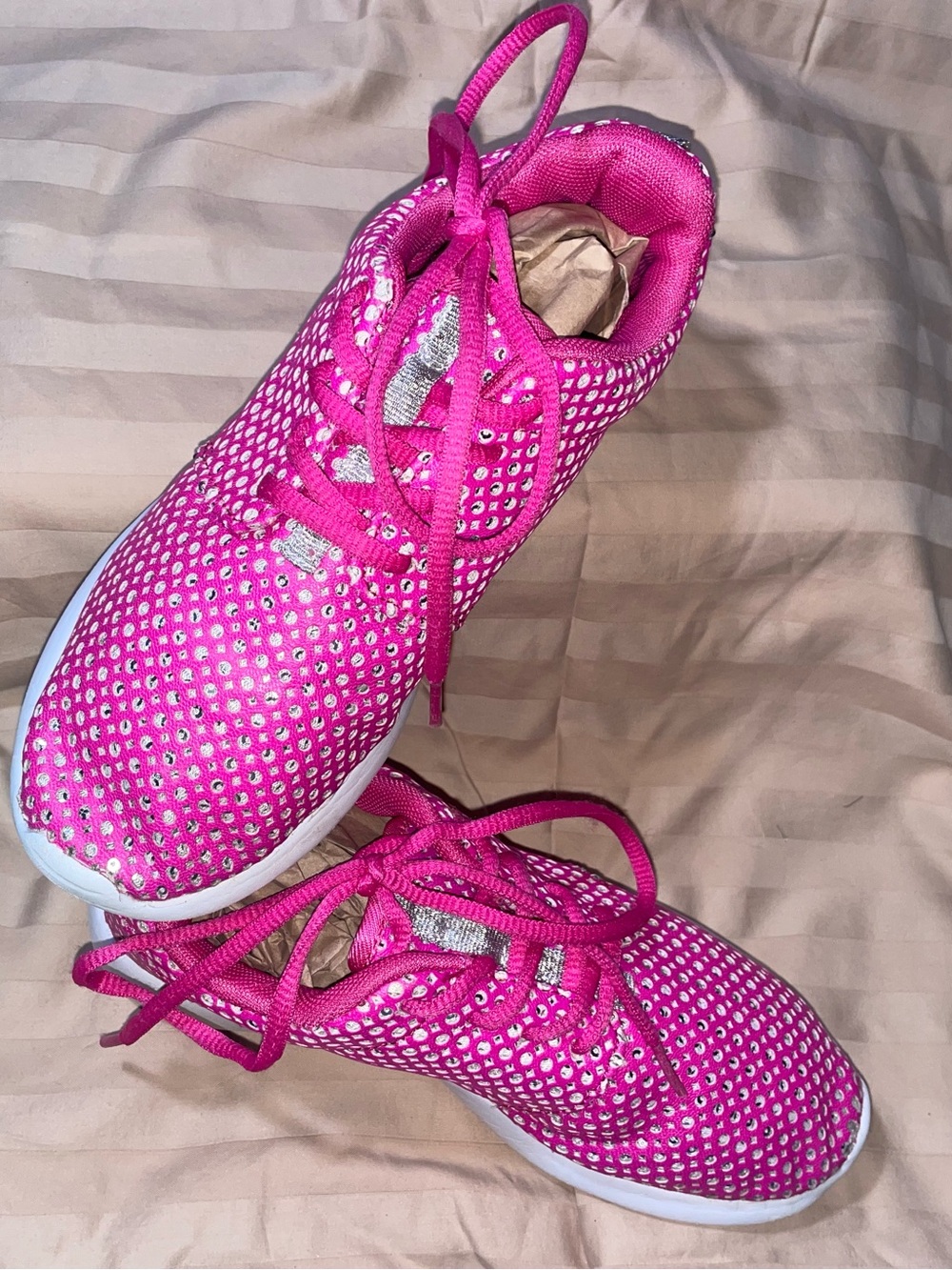 Girls athletic shoes